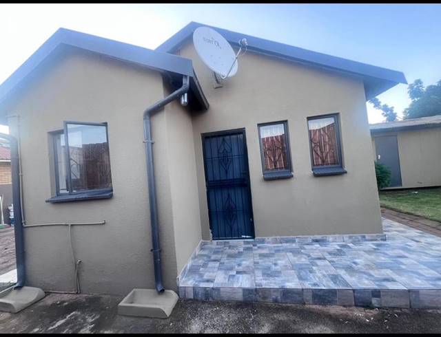 2 BEDROOM HOUSE FOR SALE IN CLAYVILLE